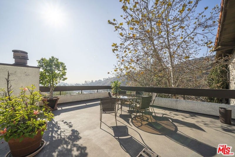 2700 E Cahuenga Boulevard 4121