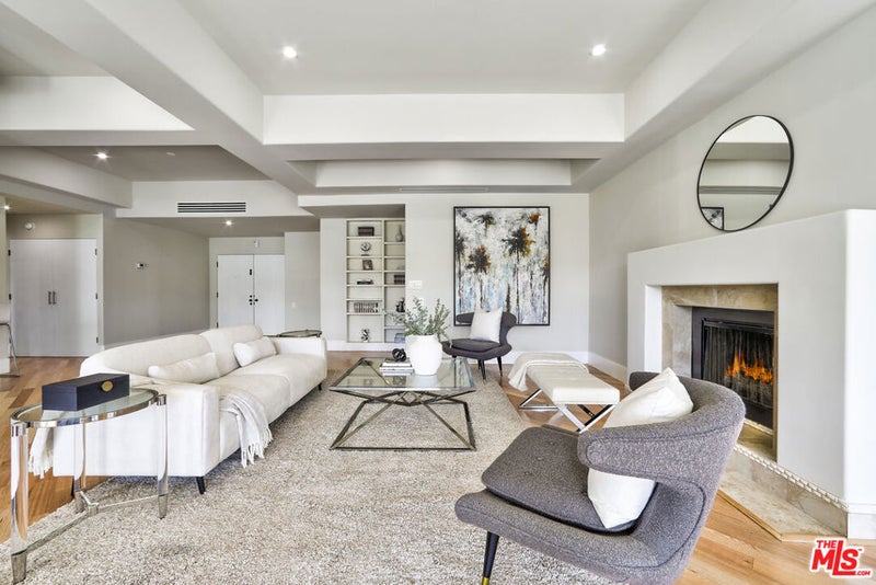 339 N Palm Drive 201