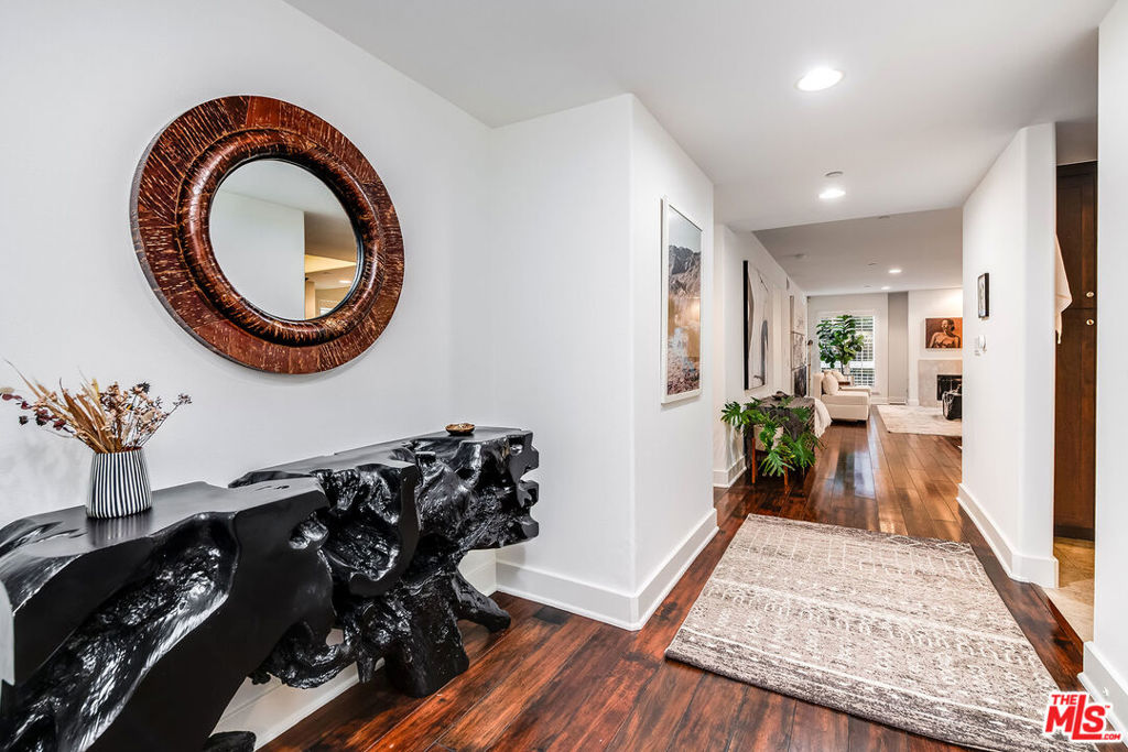 7249 Franklin Avenue 203