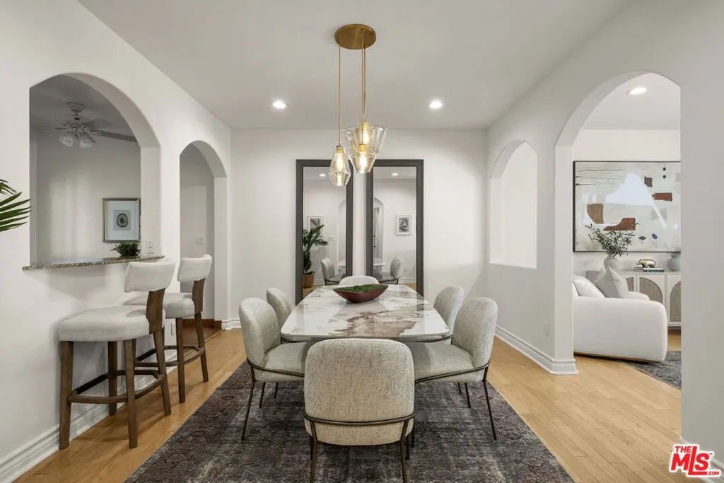 Los Angeles, California 90048, United States, 2 Bedrooms Bedrooms, ,3 BathroomsBathrooms,Residential,Active,184832