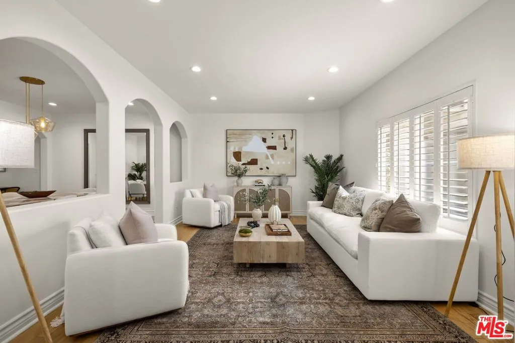 Los Angeles, California 90048, United States, 2 Bedrooms Bedrooms, ,3 BathroomsBathrooms,Residential,Active,184832