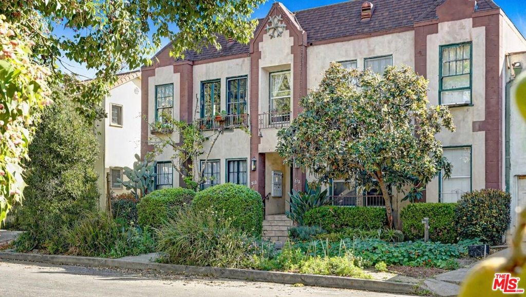 512 N Alexandria Avenue