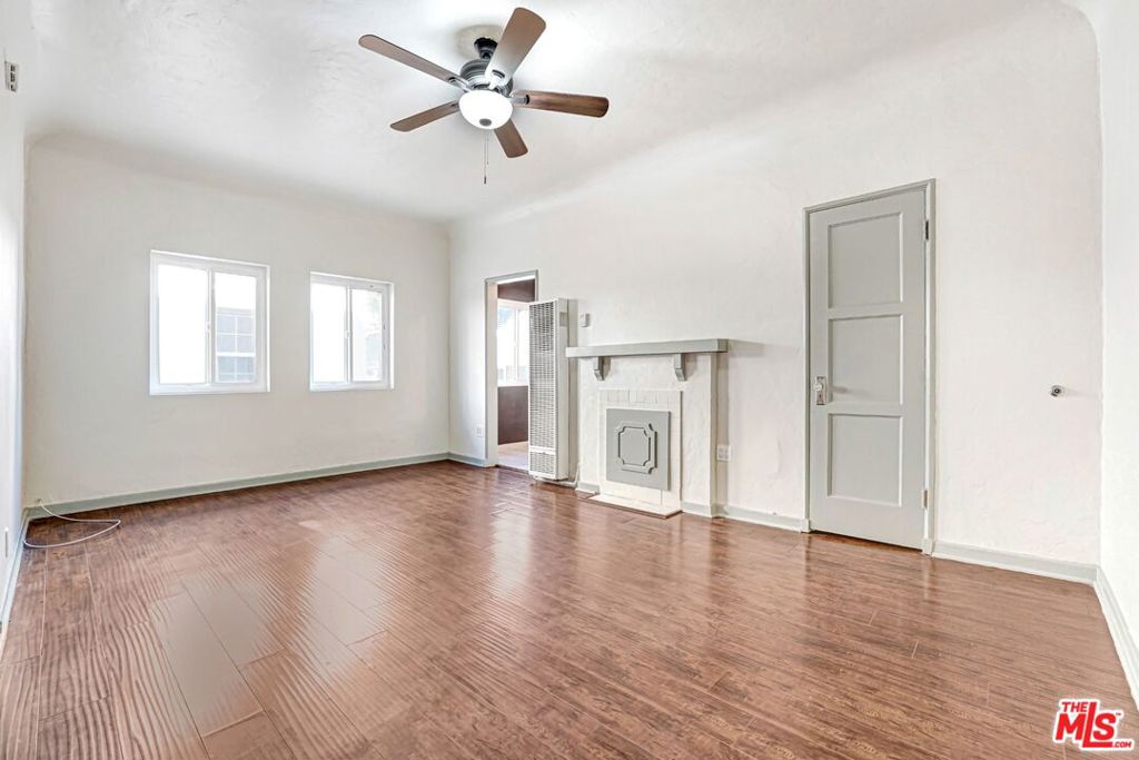 512 N Alexandria Avenue