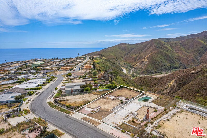 3523 Shoreheights Drive