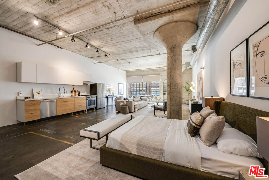 1855 Industrial Street 703