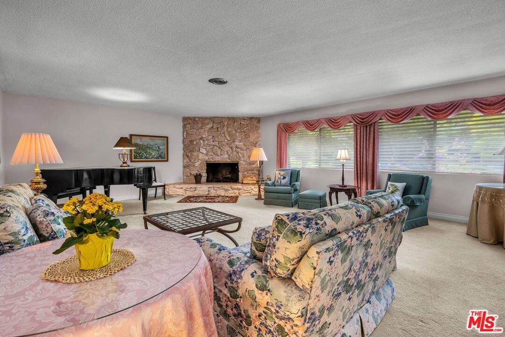 575 E Channel Road