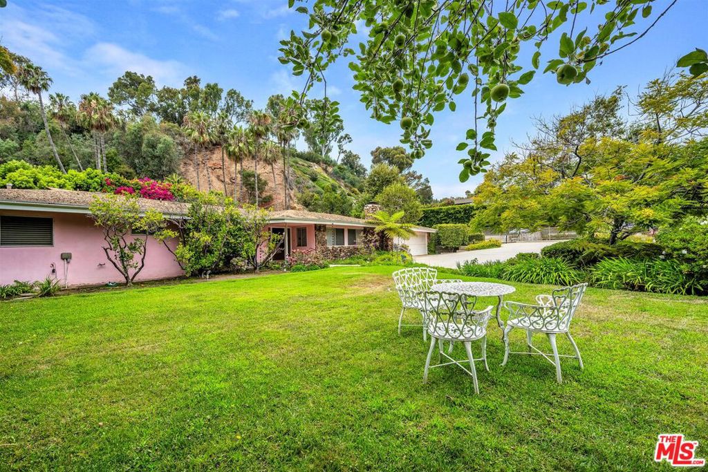 575 E Channel Road