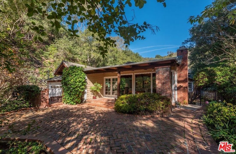 1702 Crater Lane