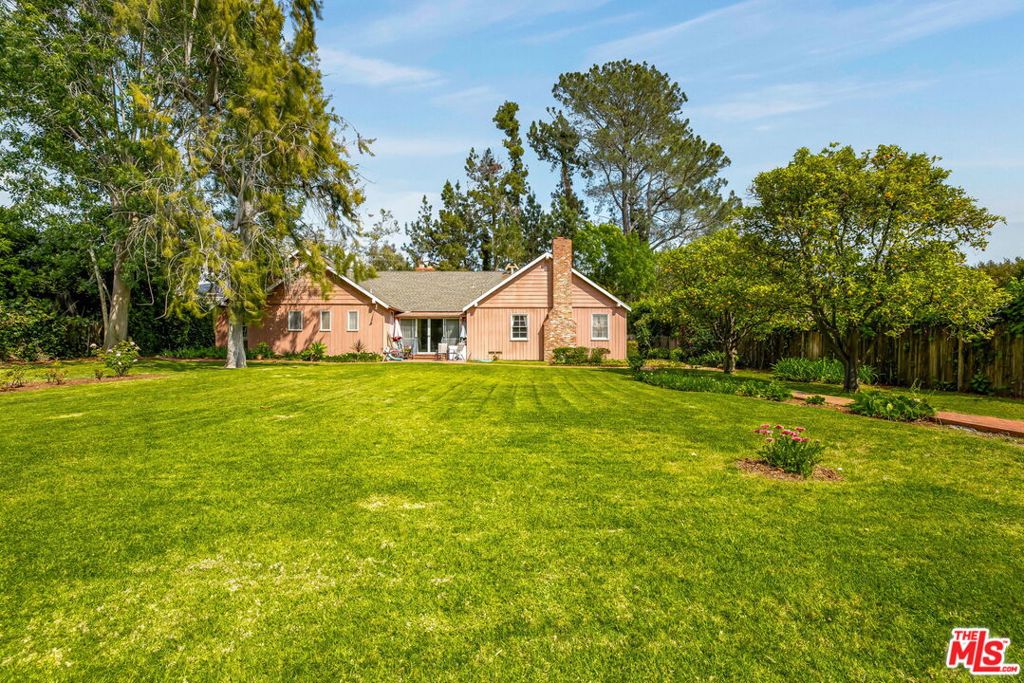 1639 Mandeville Canyon Road