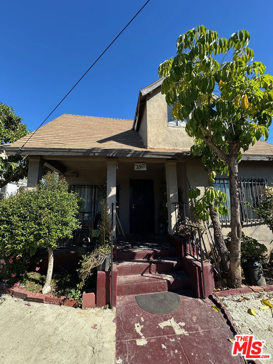 2517 Houston Street