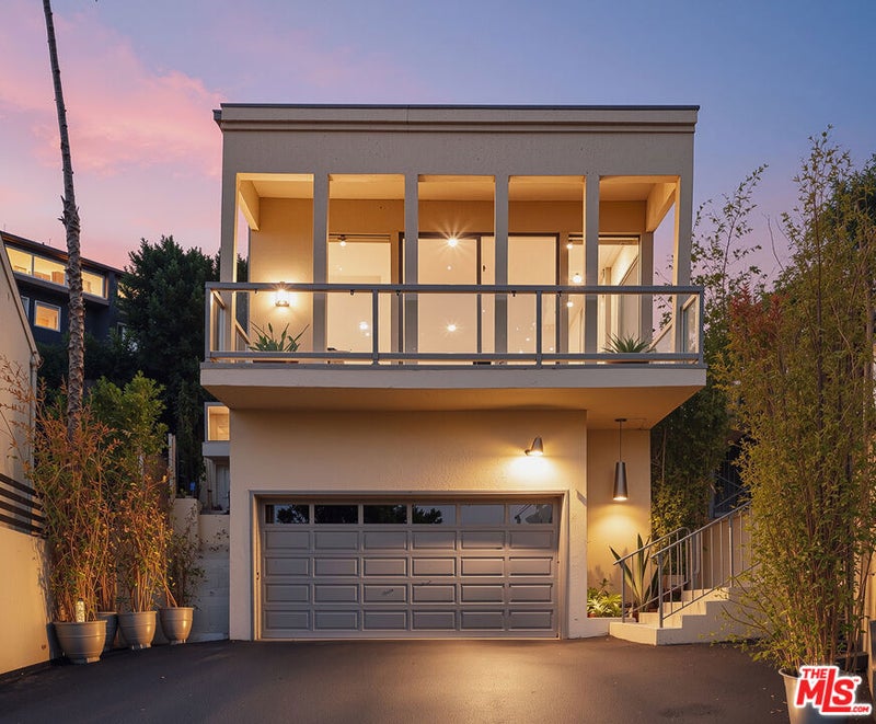 8715 Sunset Plaza Terrace