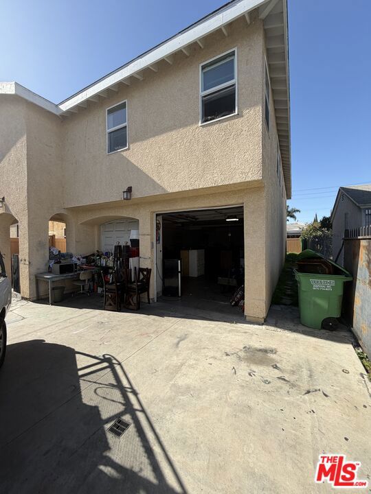 10923 S Inglewood Avenue
