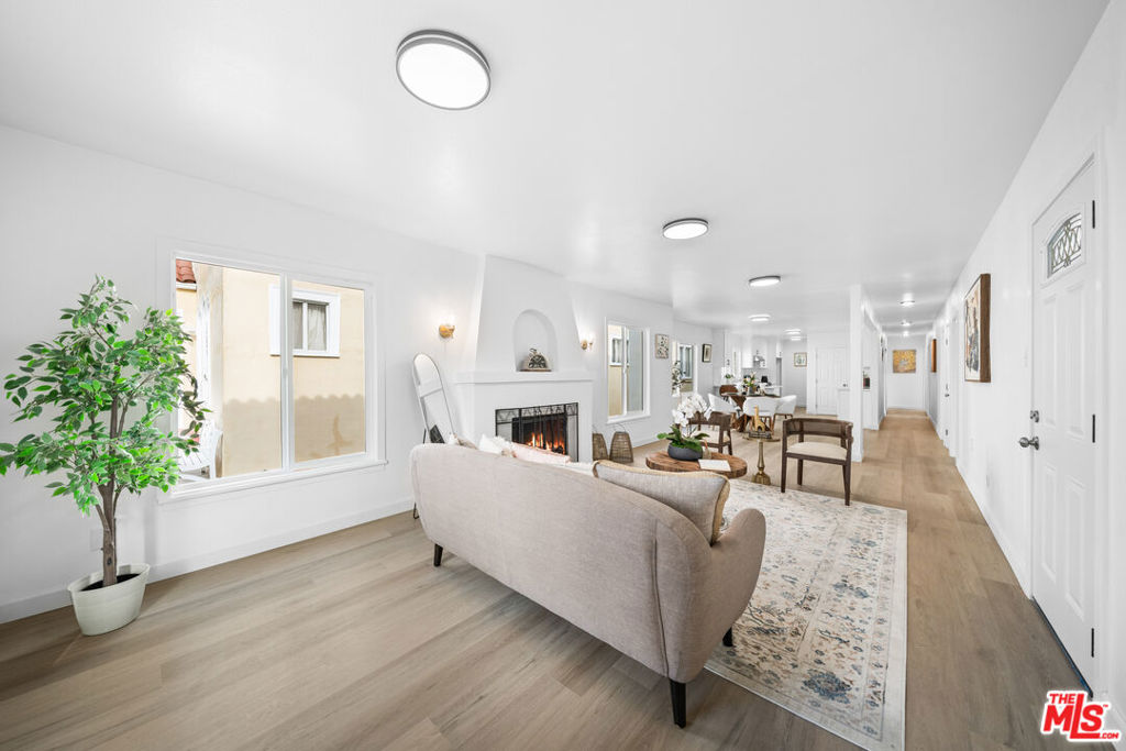 1558 Hauser Boulevard