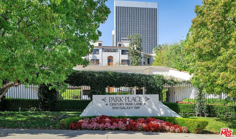 2122 Century Park Lane 402