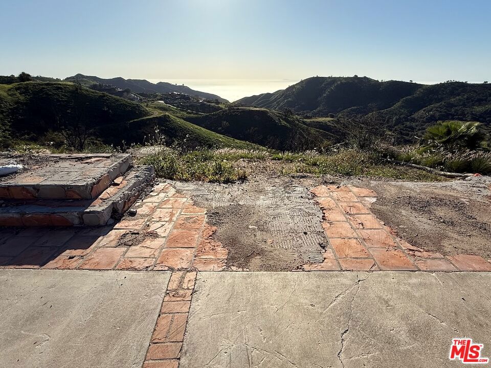 2566 Tuna Canyon Road