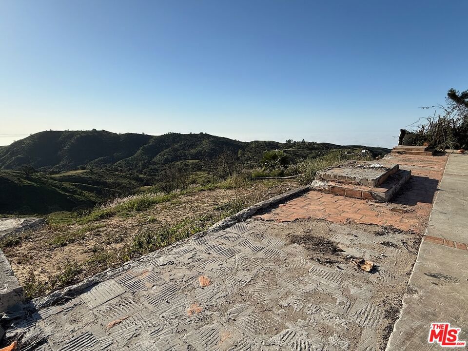 2566 Tuna Canyon Road