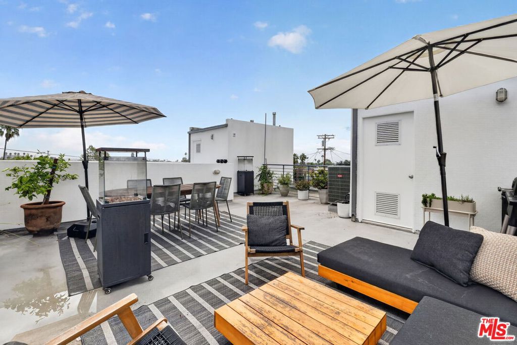 660 Rose Avenue 4
