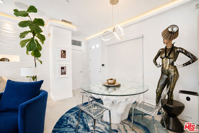 851 N San Vicente Boulevard 309