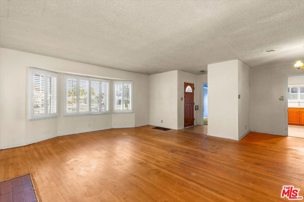 8729 Mcconnell Avenue