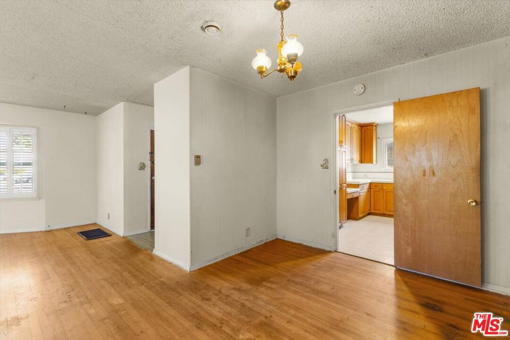 8729 Mcconnell Avenue