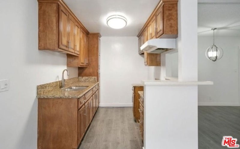 855 Victor Avenue 210
