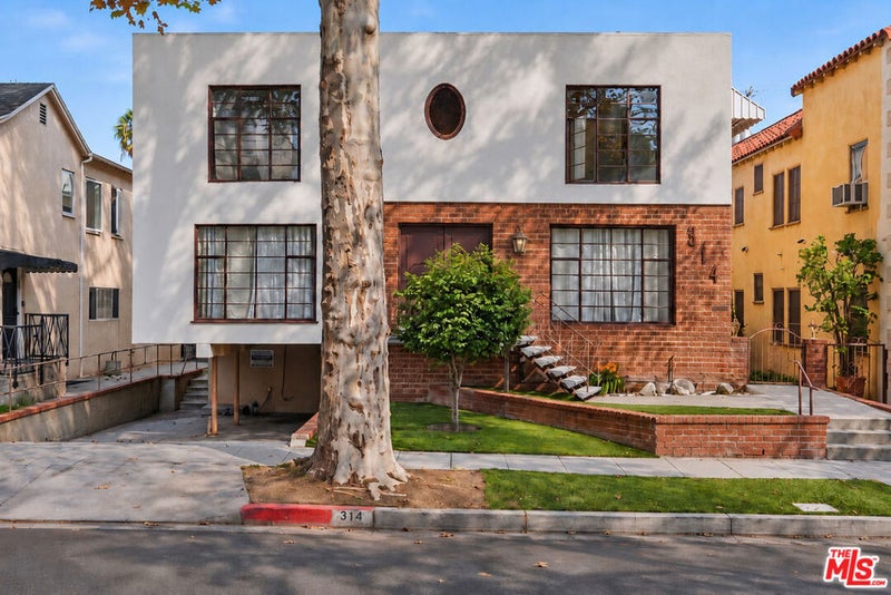 314 N Almont Drive