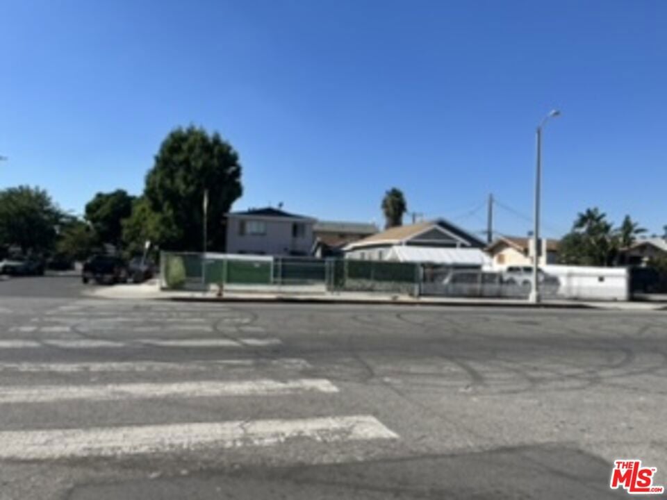 8129 S San Pedro Street