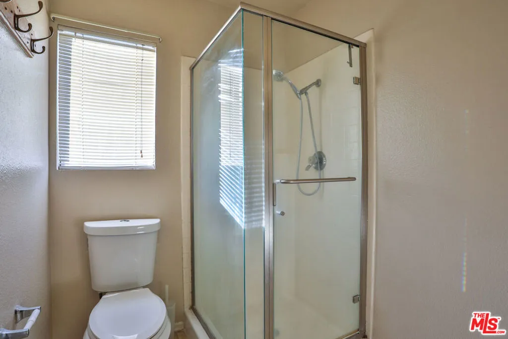 Ontario, California 91762, United States, 2 Bedrooms Bedrooms, ,3 BathroomsBathrooms,Residential,Active,234726