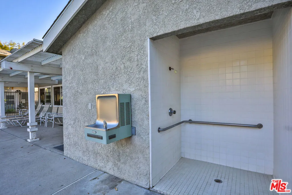 Ontario, California 91762, United States, 2 Bedrooms Bedrooms, ,3 BathroomsBathrooms,Residential,Active,234726