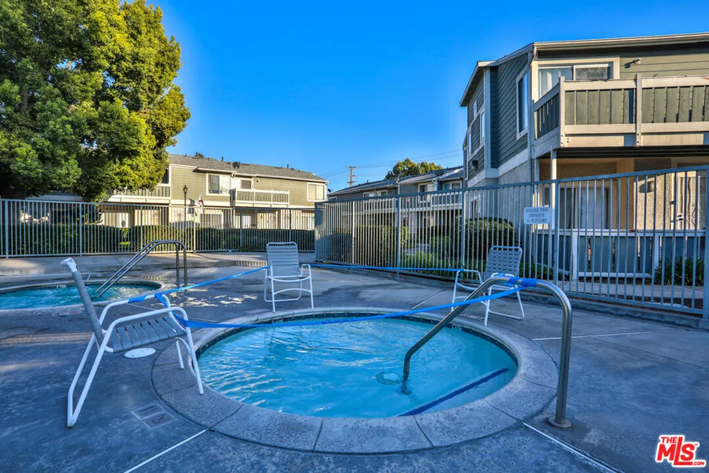 Ontario, California 91762, United States, 2 Bedrooms Bedrooms, ,3 BathroomsBathrooms,Residential,Active,234726