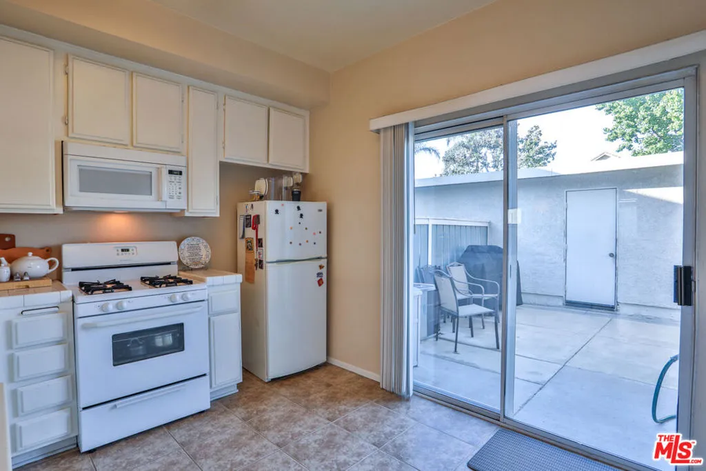 Ontario, California 91762, United States, 2 Bedrooms Bedrooms, ,3 BathroomsBathrooms,Residential,Active,234726