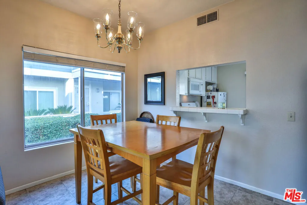 Ontario, California 91762, United States, 2 Bedrooms Bedrooms, ,3 BathroomsBathrooms,Residential,Active,234726