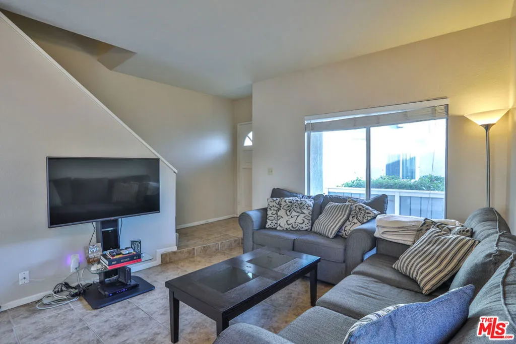 Ontario, California 91762, United States, 2 Bedrooms Bedrooms, ,3 BathroomsBathrooms,Residential,Active,234726