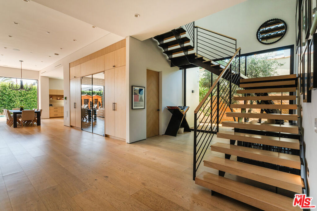 819 N Ogden Drive
