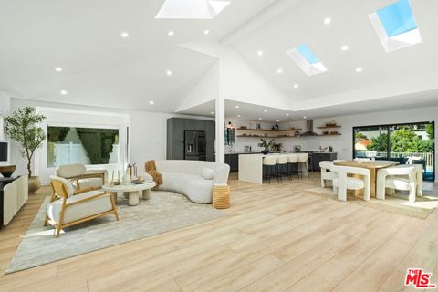 15247 Sutton Street Sherman Oaks CA 91403