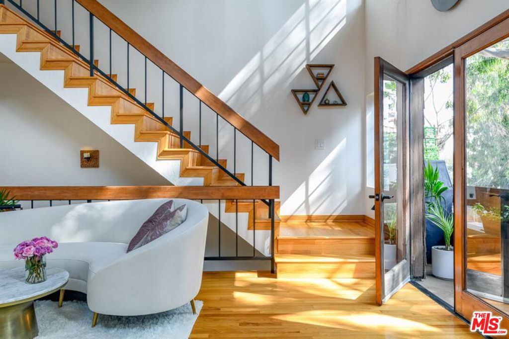Properties 3 12815 Caswell Avenue 101