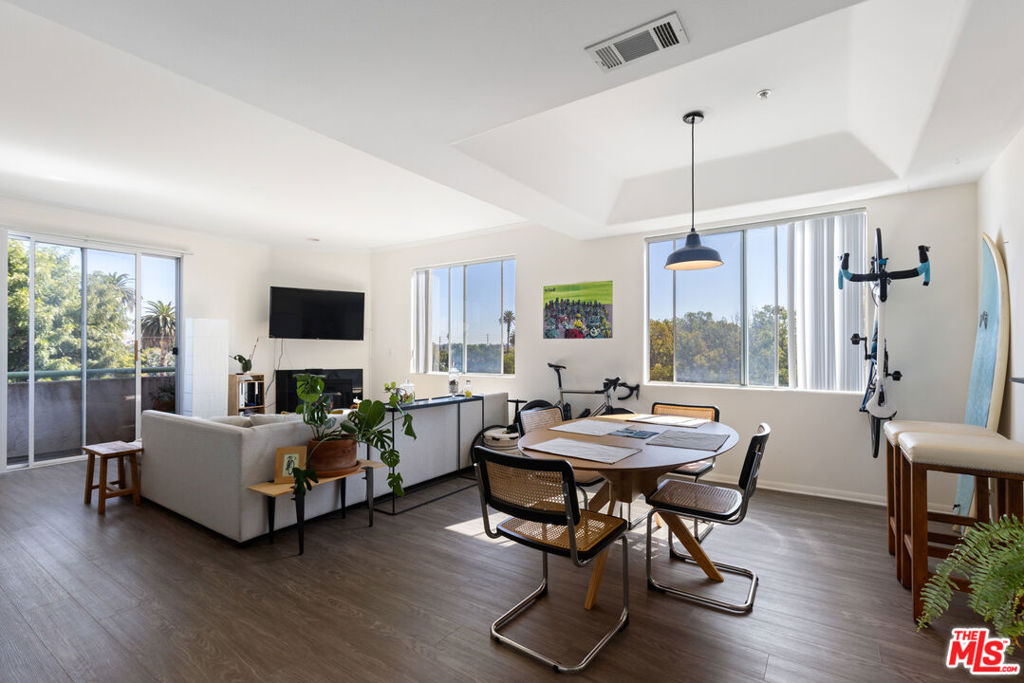 Properties 2 1951 Glendon Avenue