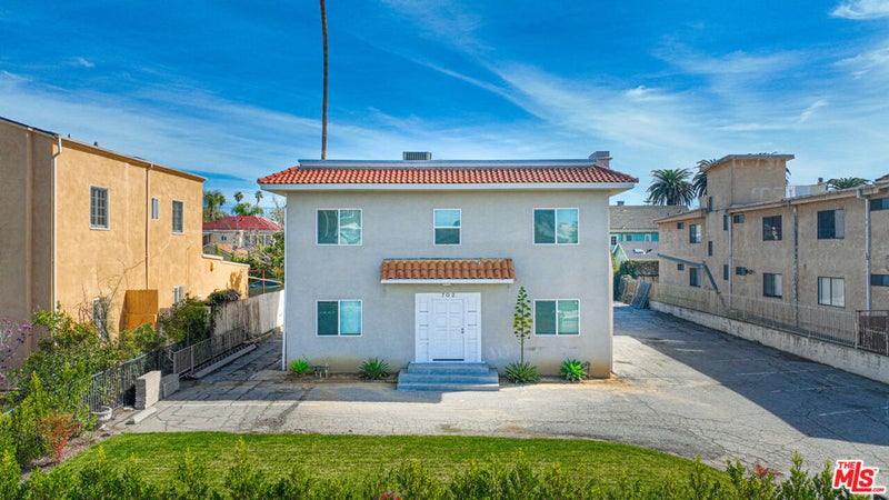 702 Crenshaw Boulevard