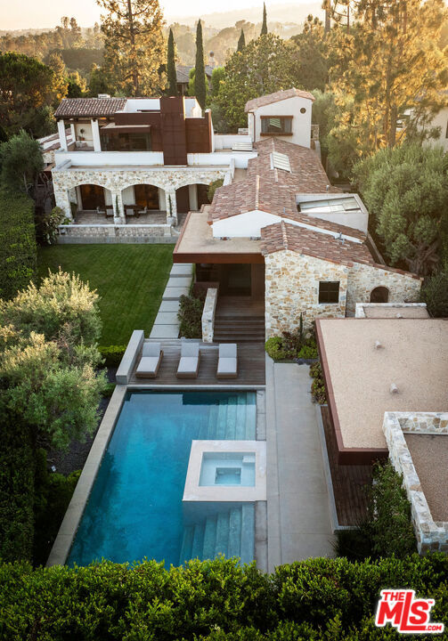 Properties 2 976 N Alpine Drive