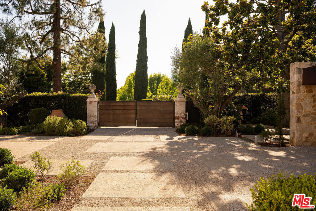 Properties 3 976 N Alpine Drive