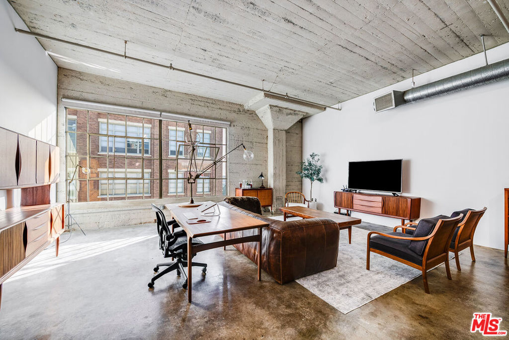 1855 Industrial Street 703