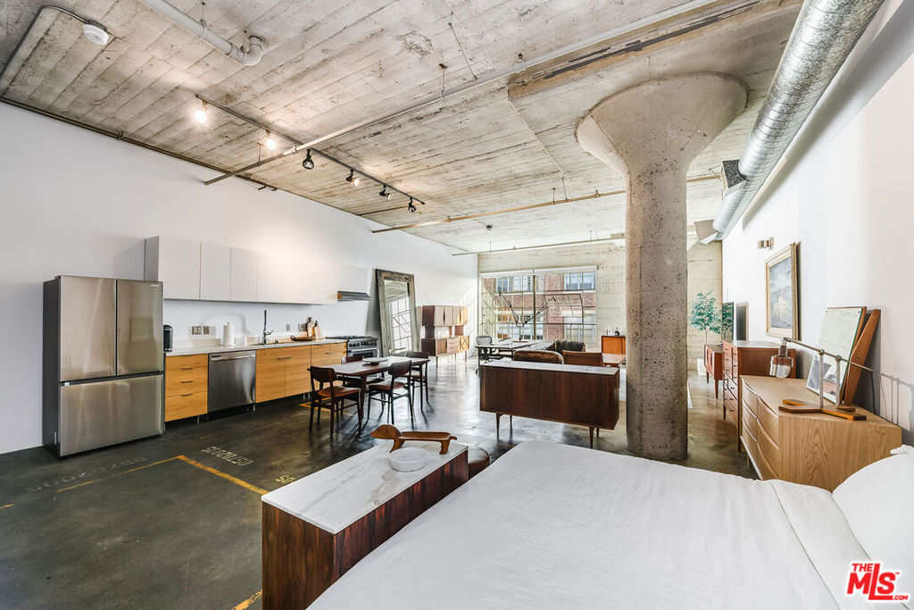 1855 Industrial Street 703