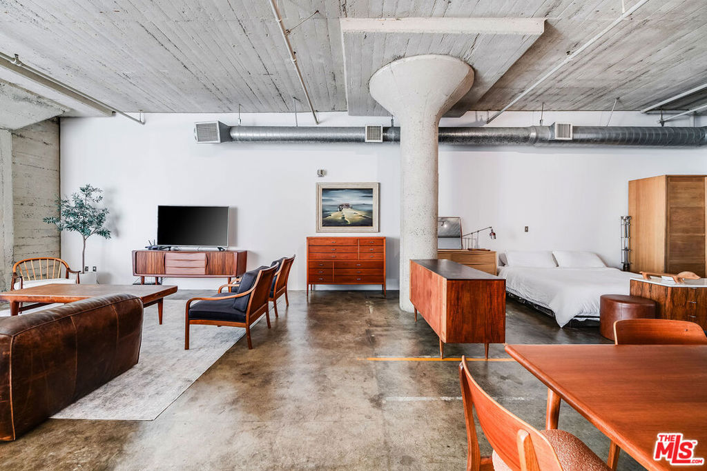 1855 Industrial Street 703