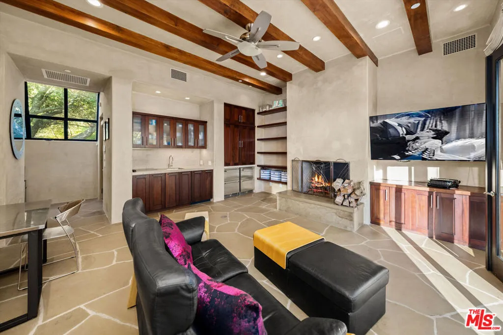 Santa Barbara, California 93108, United States, 3 Bedrooms Bedrooms, ,6 BathroomsBathrooms,Residential,Active,158751