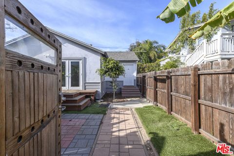 1824 10th Street Santa Monica CA 90404