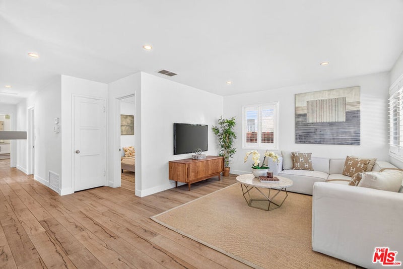 1662 W 214th Street