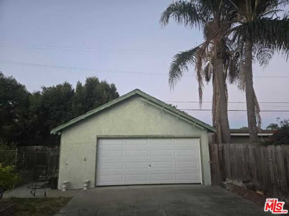 6118 Keniston Avenue