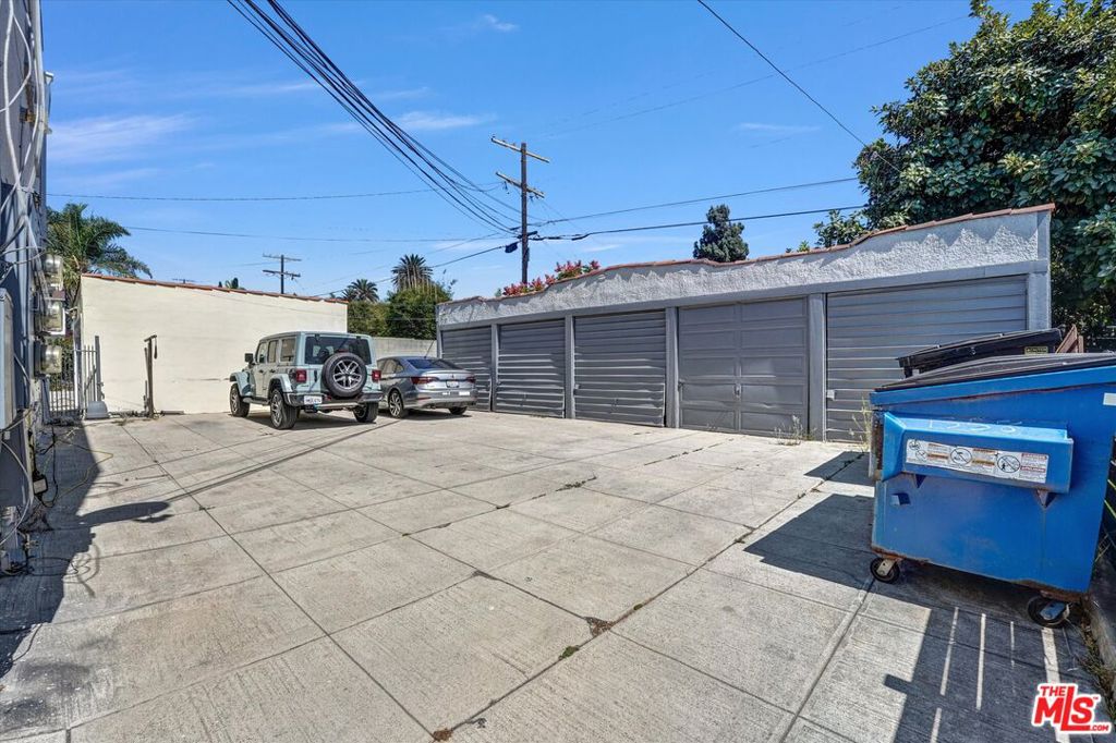 1358 S Cloverdale Avenue