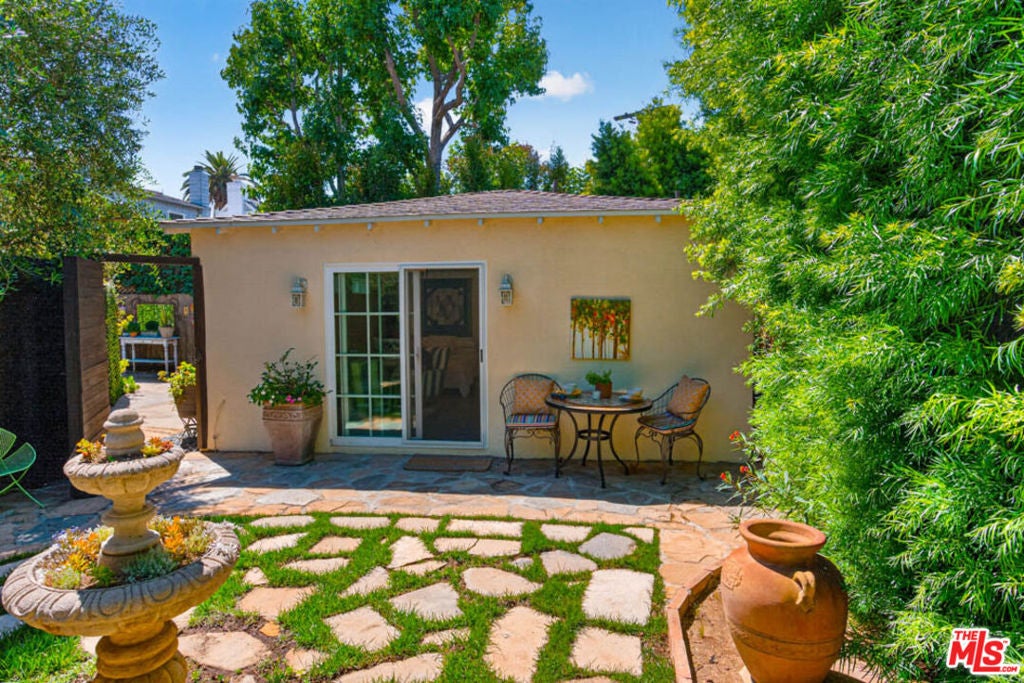 777 El Medio Avenue