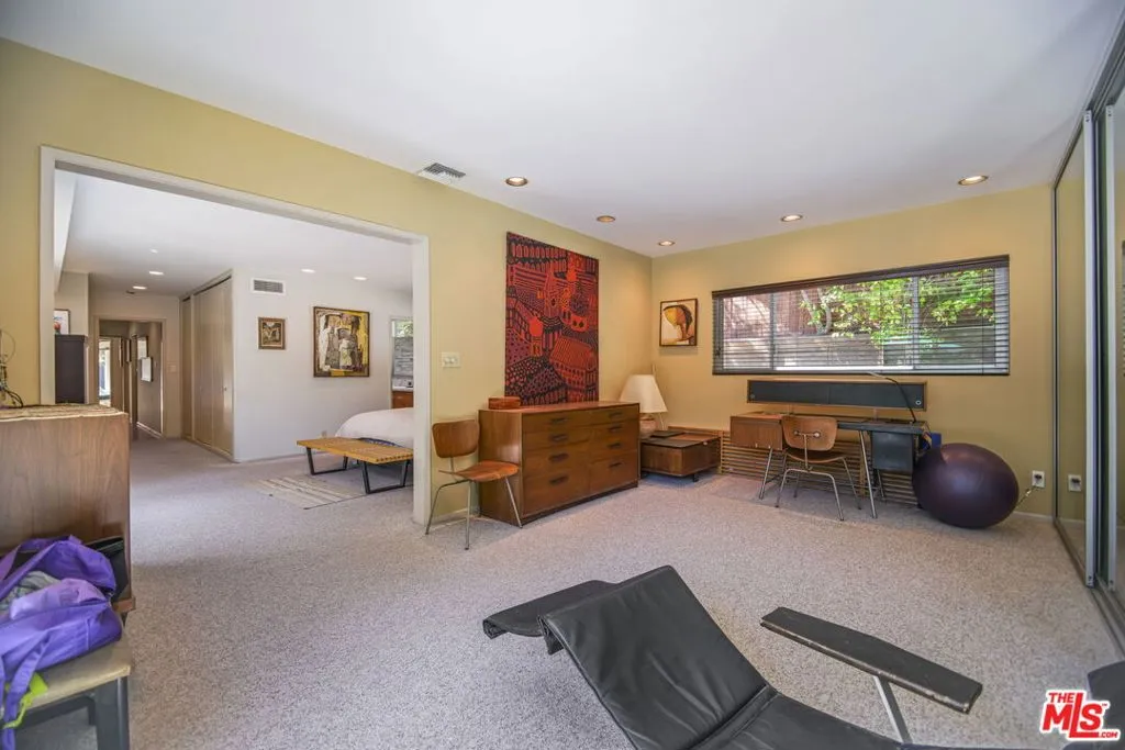 Los Angeles, California 90049, United States, 4 Bedrooms Bedrooms, ,4 BathroomsBathrooms,Residential,Active,133618